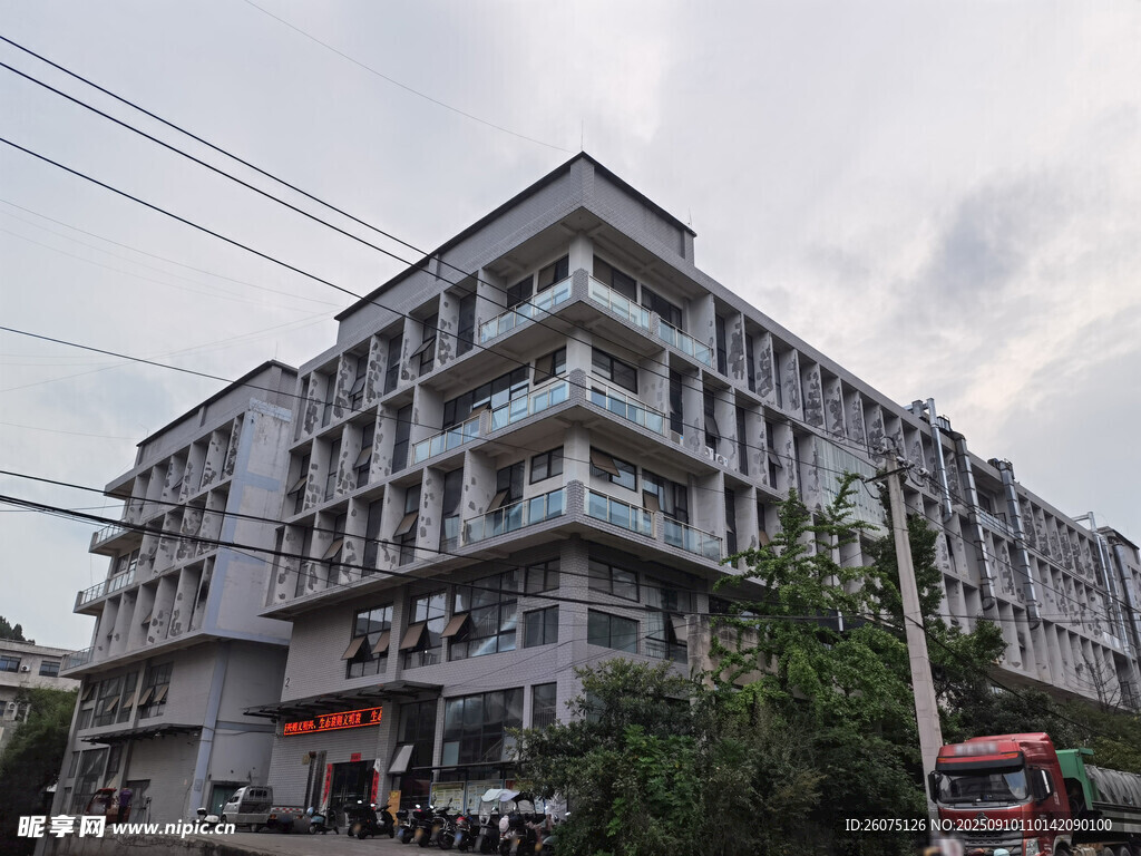 多層居民樓外觀景象