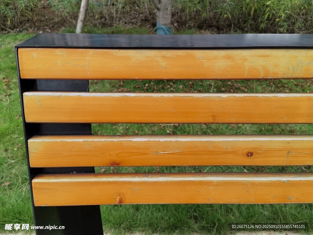 木質(zhì)長椅特寫