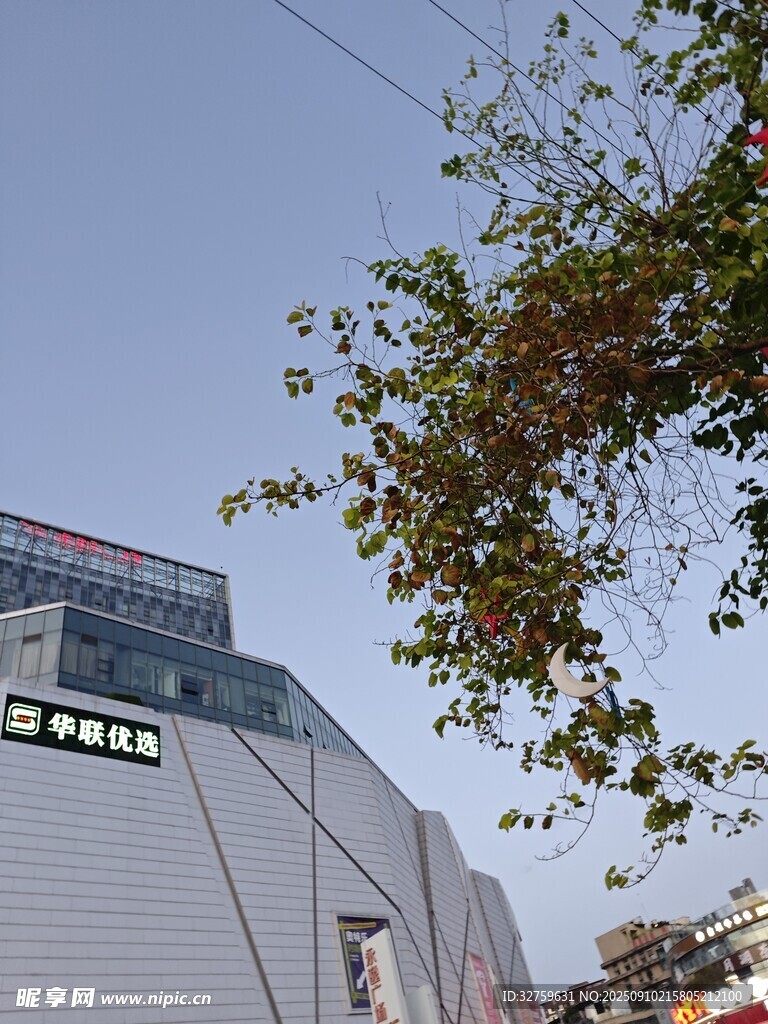現(xiàn)代建筑外觀一角
