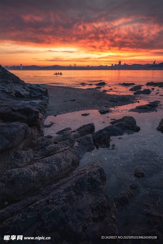 海邊壯麗日落景觀