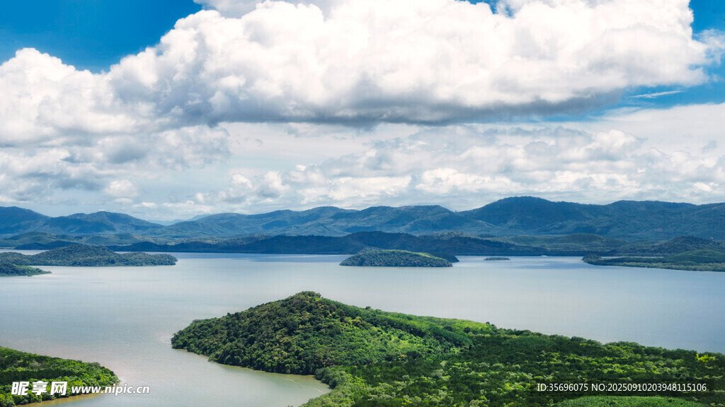 湖光山色間的自然美景