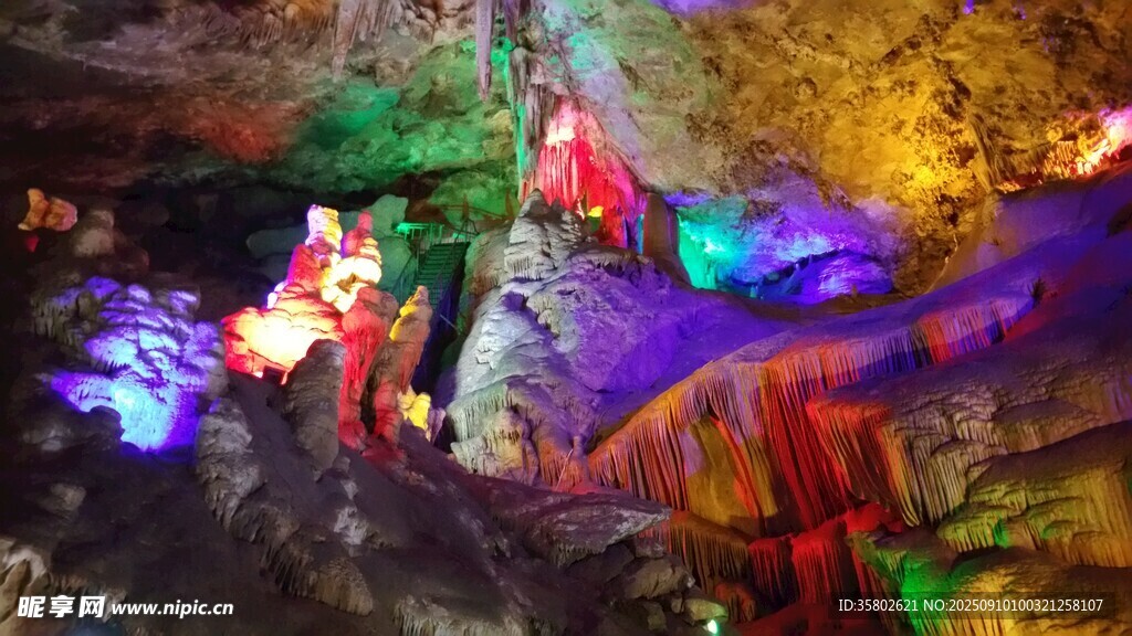 夢(mèng)幻溶洞景觀