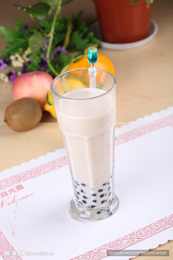 美味水果奶昔清新呈現(xiàn)