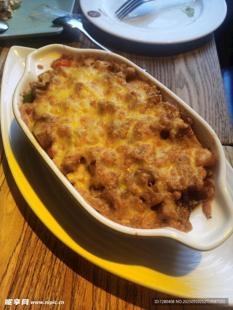 芝士焗飯誘人美食