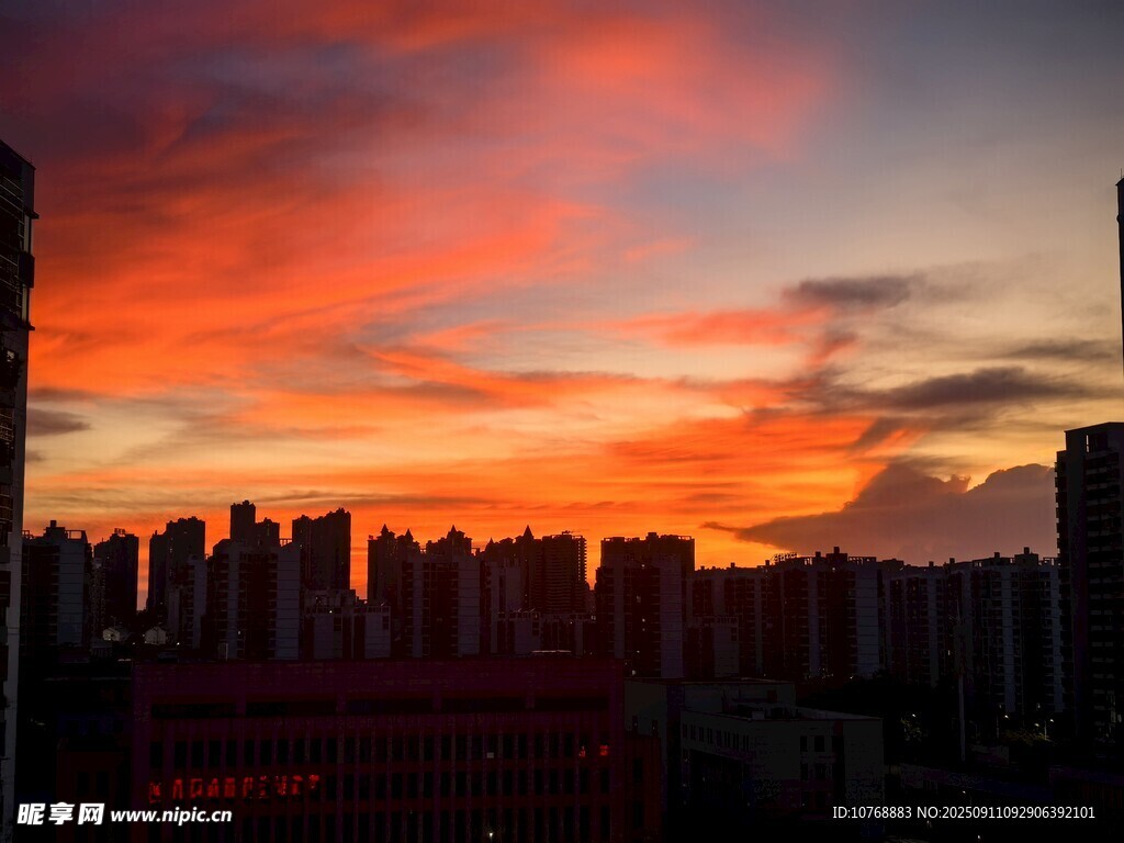 城市黃昏絢麗晚霞景觀