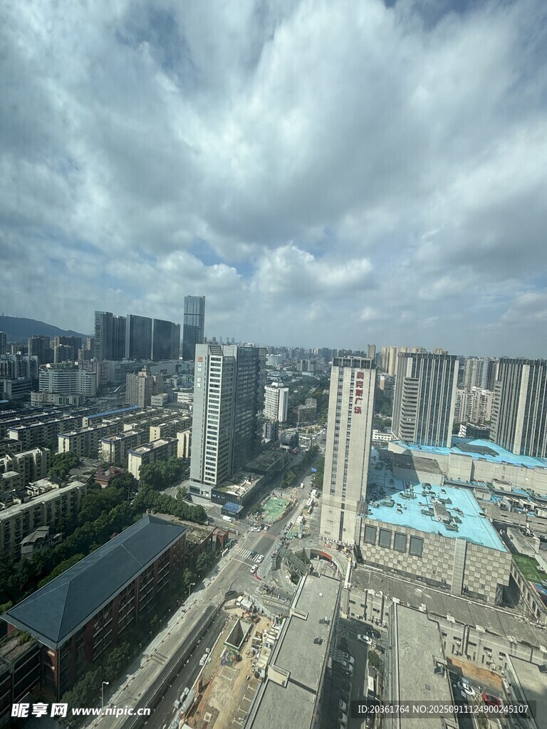 城市天際線高樓景觀圖