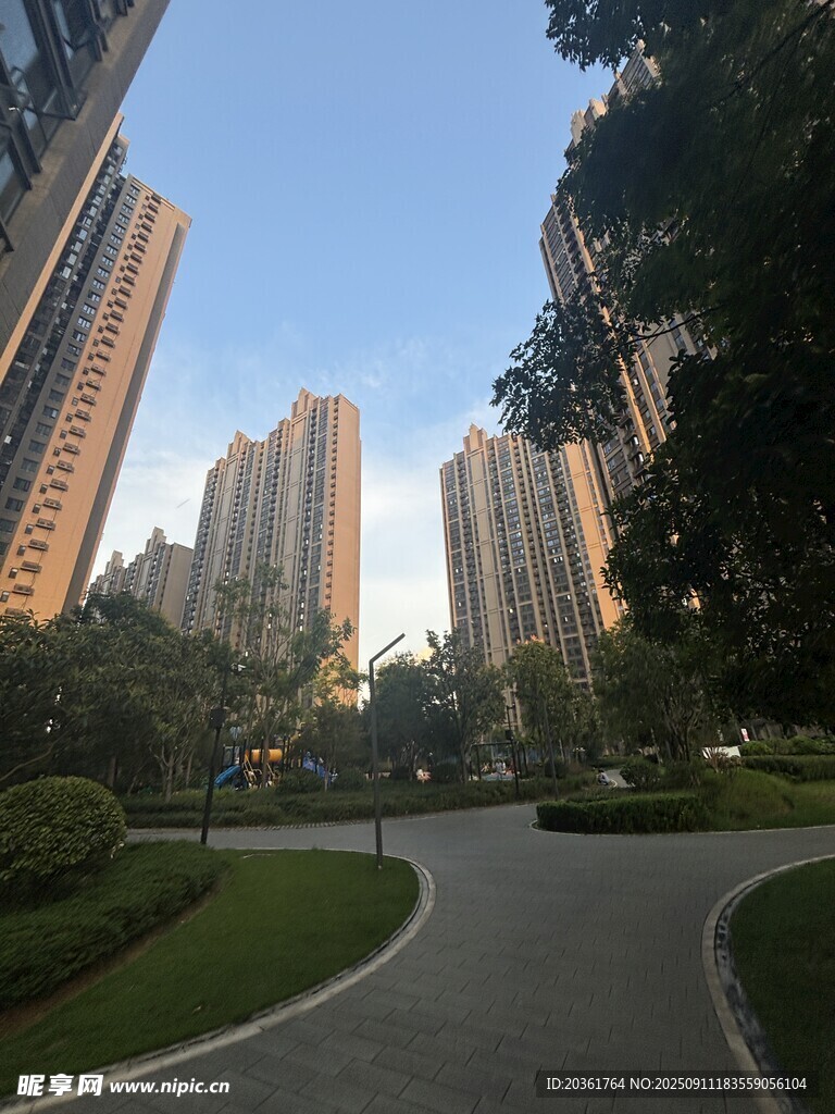 城市住宅區(qū)優(yōu)美景觀