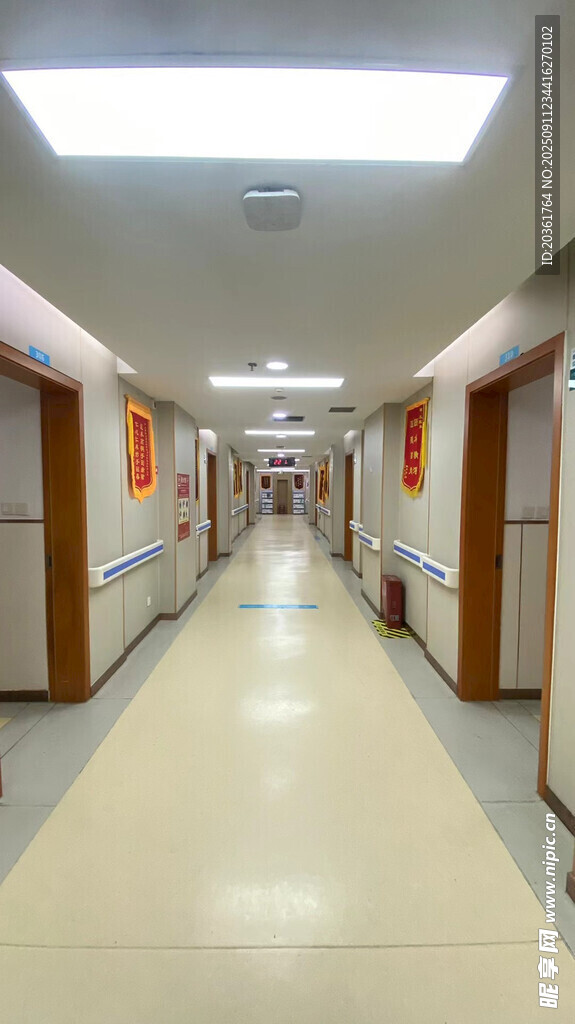 醫(yī)院走廊內(nèi)部場景