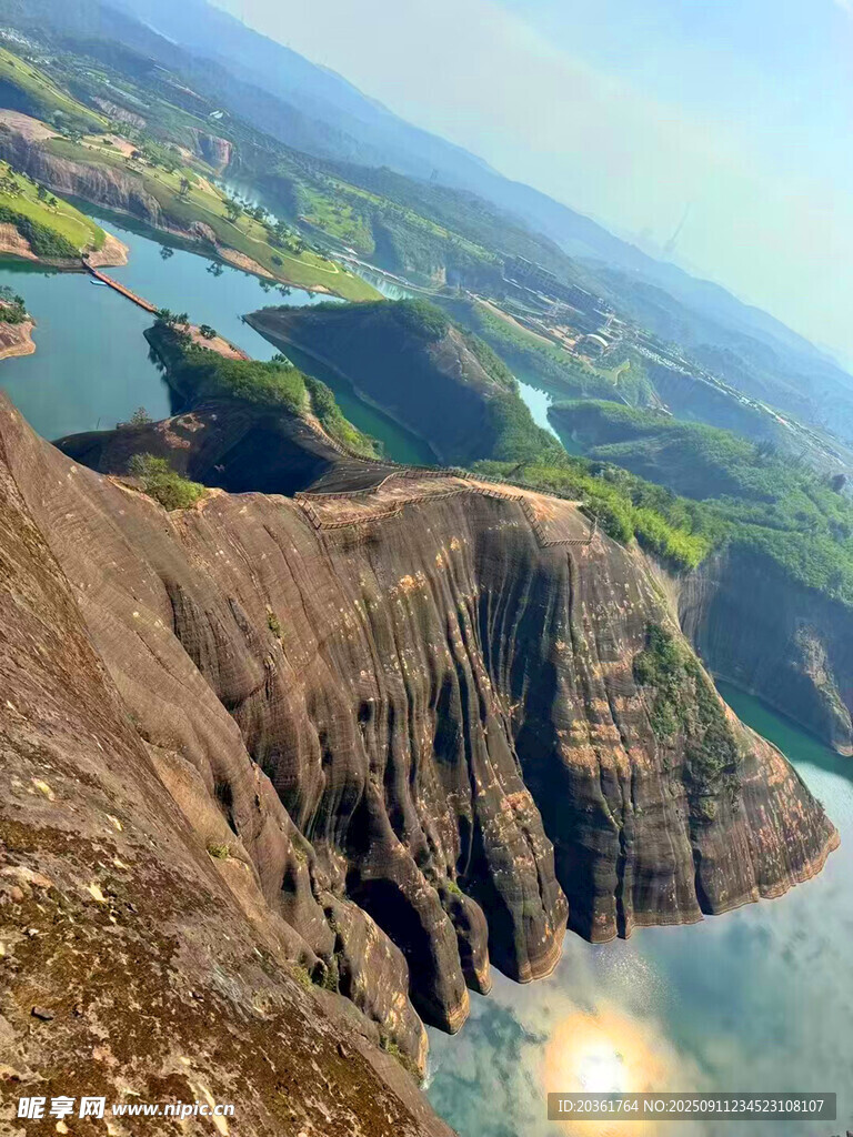 壯麗峽谷山水風(fēng)光