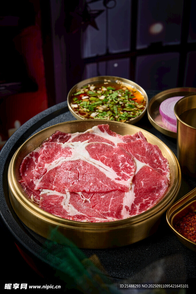 鮮切牛肉火鍋食材展示