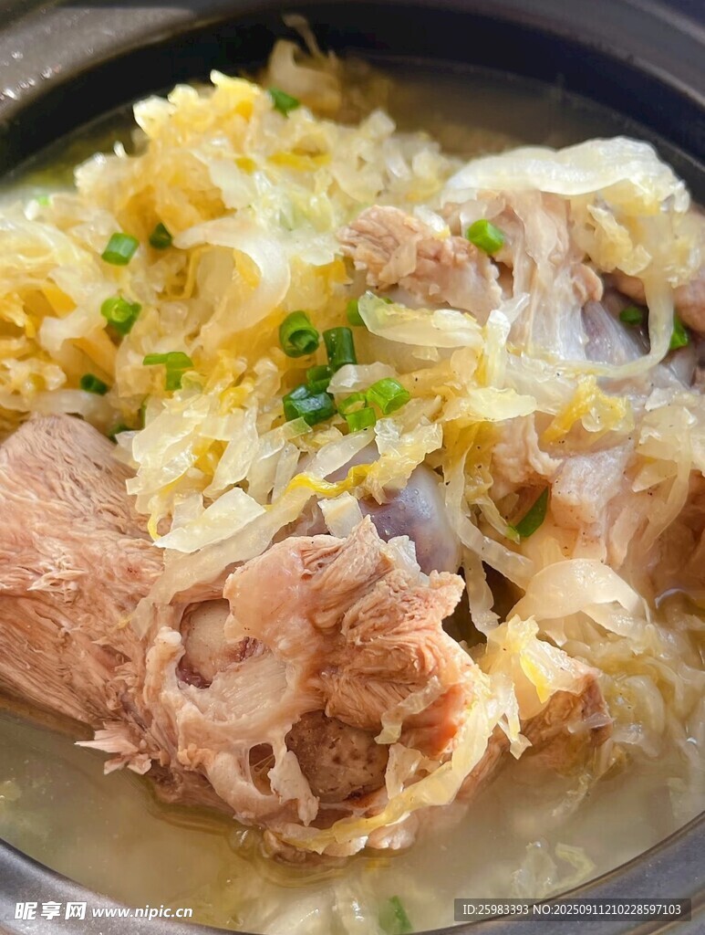 酸菜燉排骨