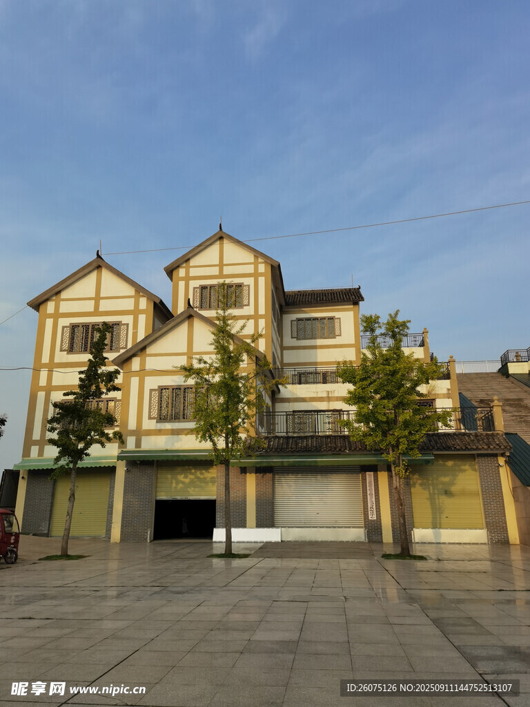 歐式風(fēng)格多層住宅建筑