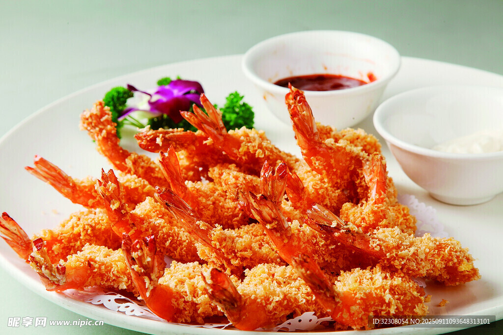 香酥炸蝦配蘸料擺盤精美