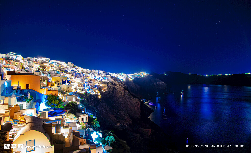 圣托里尼夜景璀璨迷人