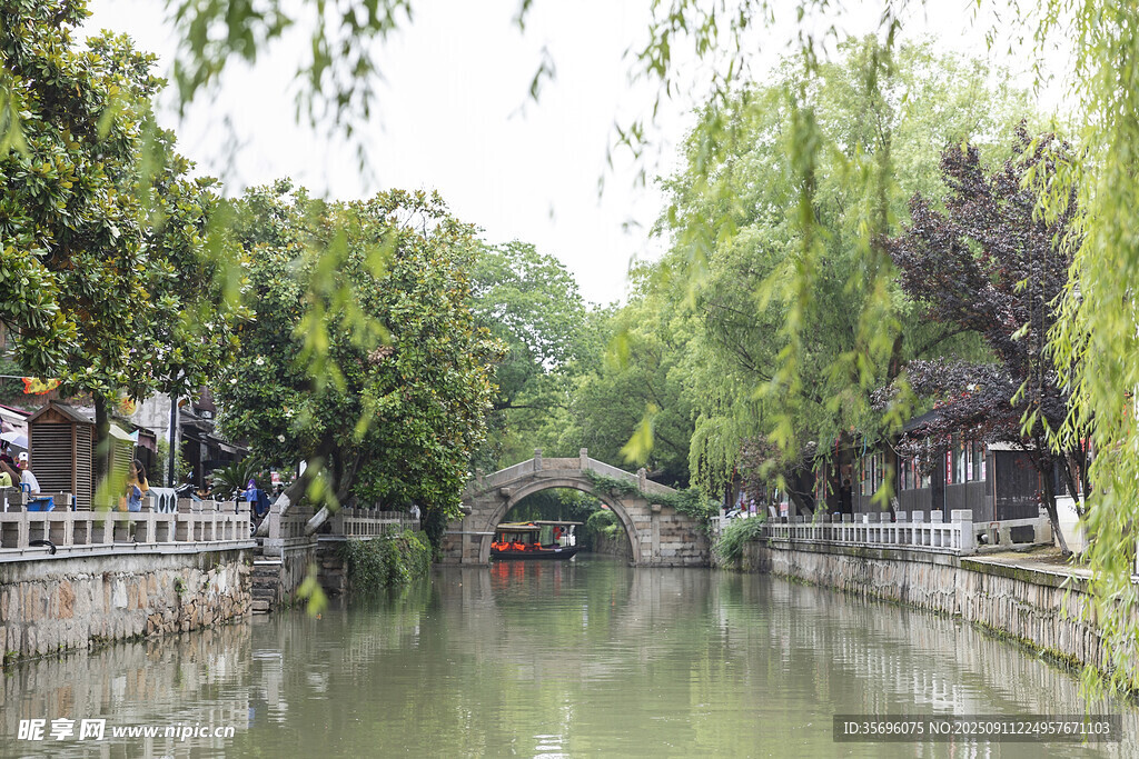 江南水鄉(xiāng)河道美景