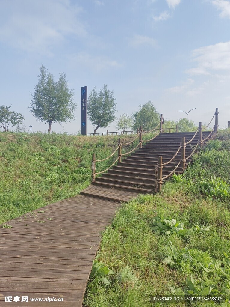 田園木棧道風(fēng)景