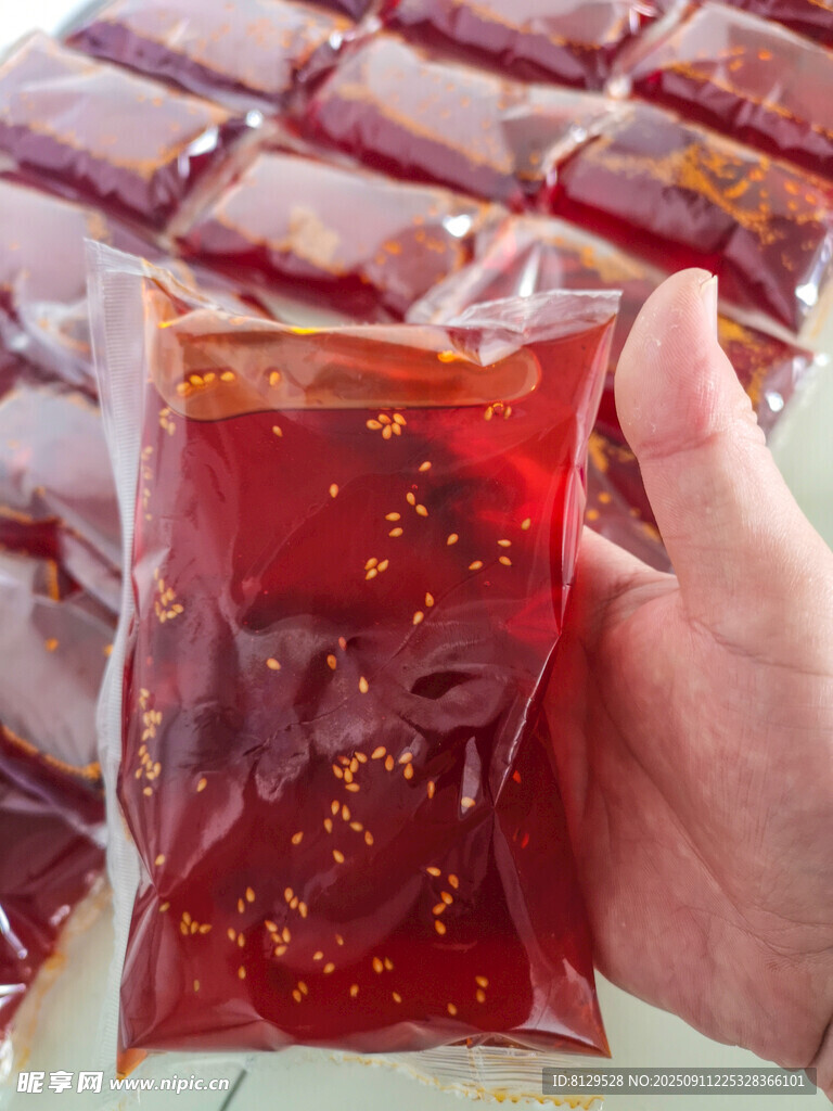 手持袋裝香辣美味調(diào)料