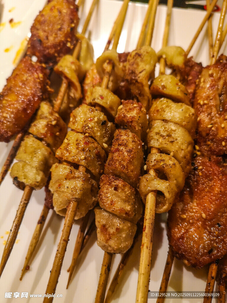 美味烤串誘人呈現(xiàn)