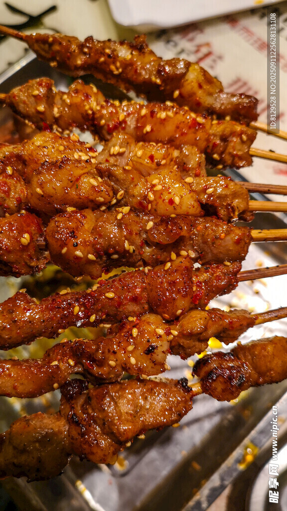 美味烤肉串誘人食欲