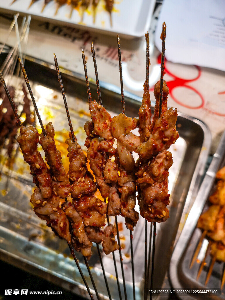 美味烤串誘人呈現(xiàn)