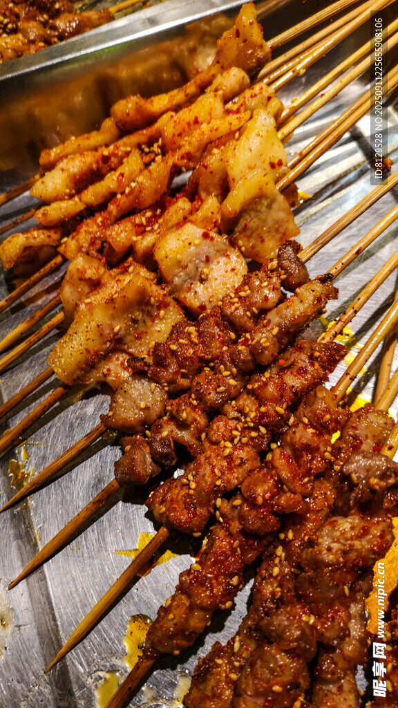 美味烤肉串誘人食欲