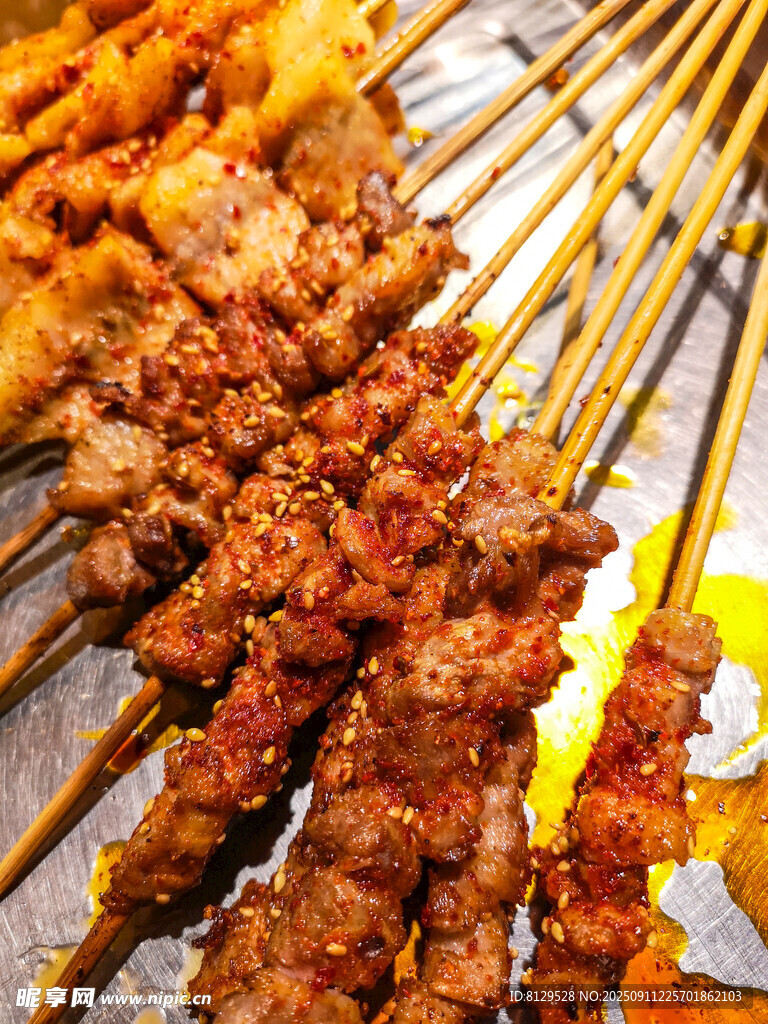 美味烤肉串誘人食欲