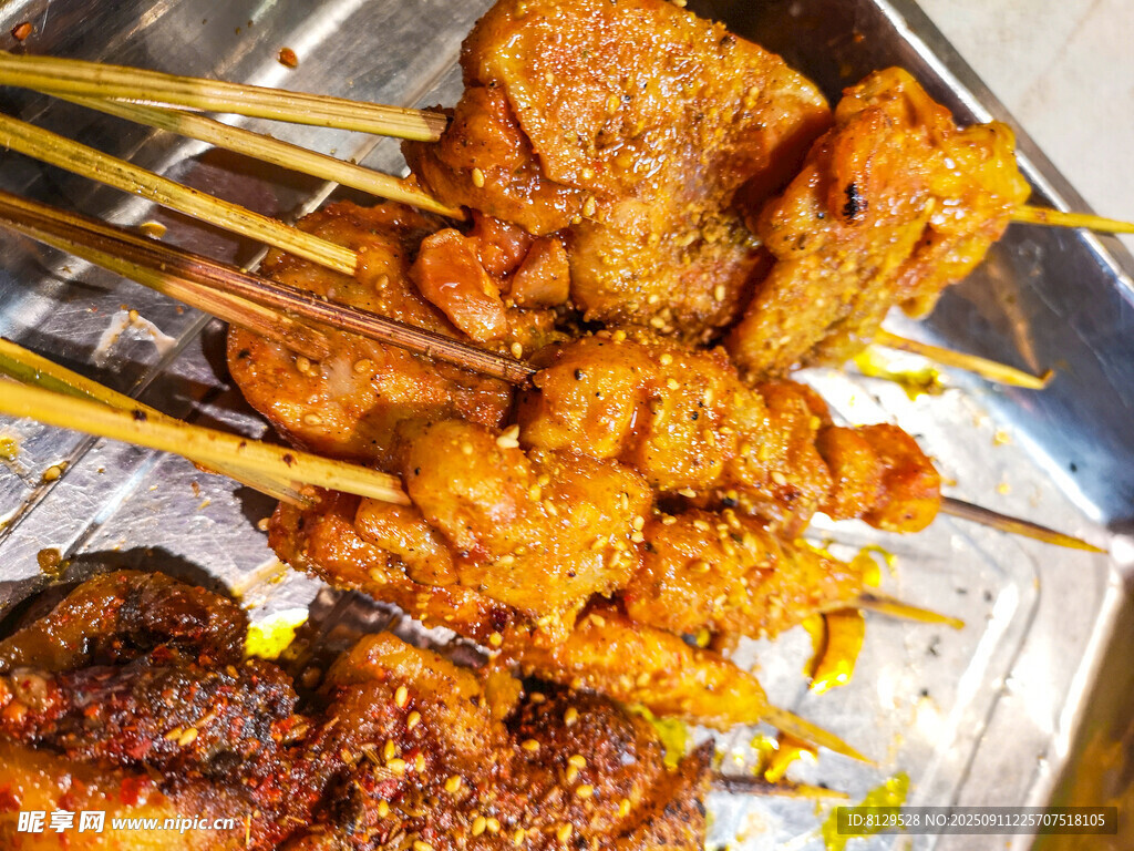 美味烤肉串誘人食欲