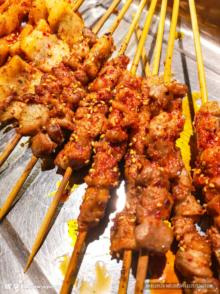 美味烤肉串誘人食欲滿滿