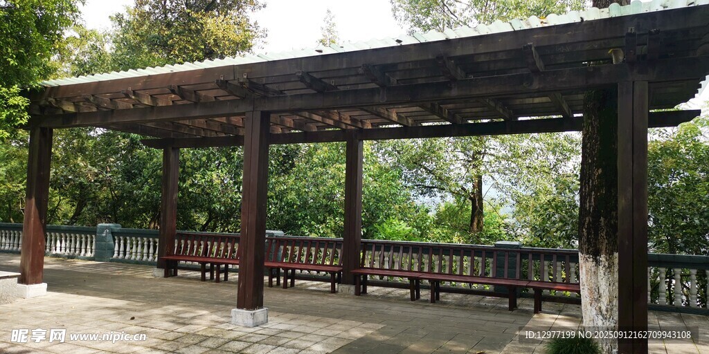 戶外木質(zhì)涼亭景觀