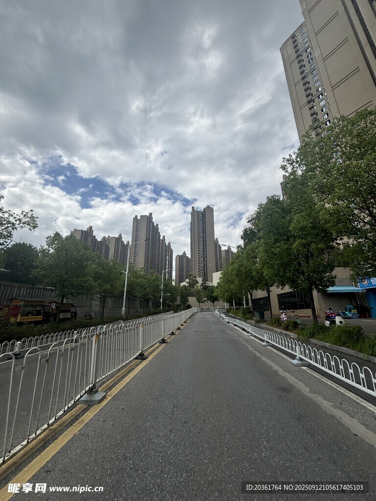 城市道路風(fēng)景