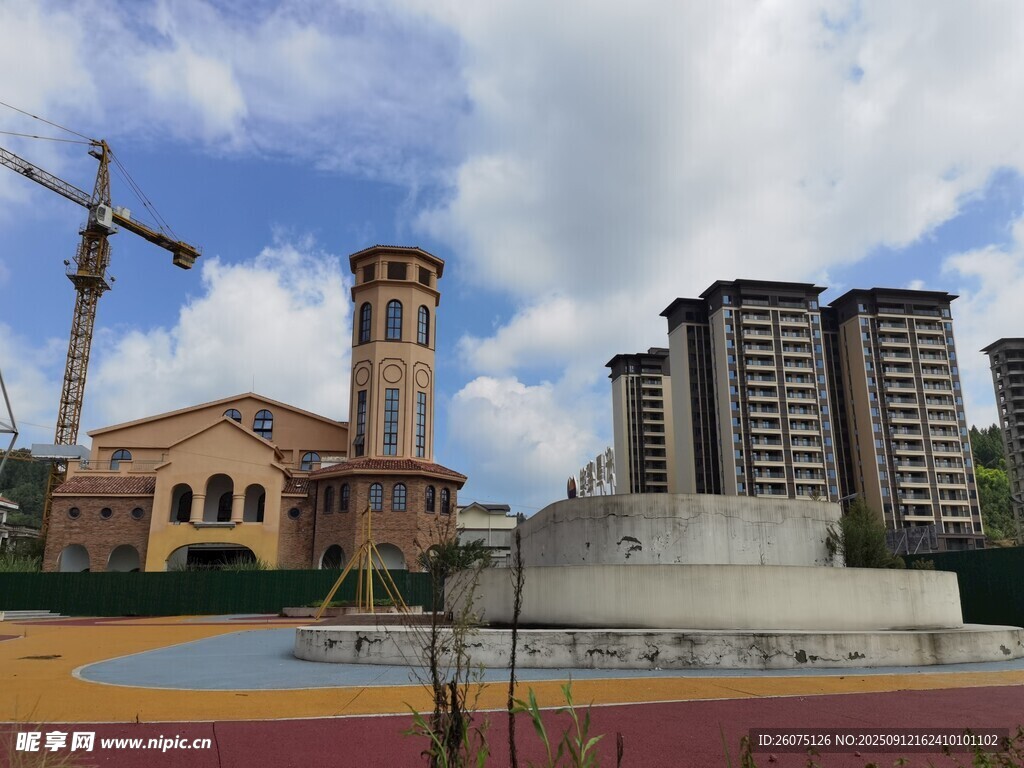 城市建筑景觀與施工場景