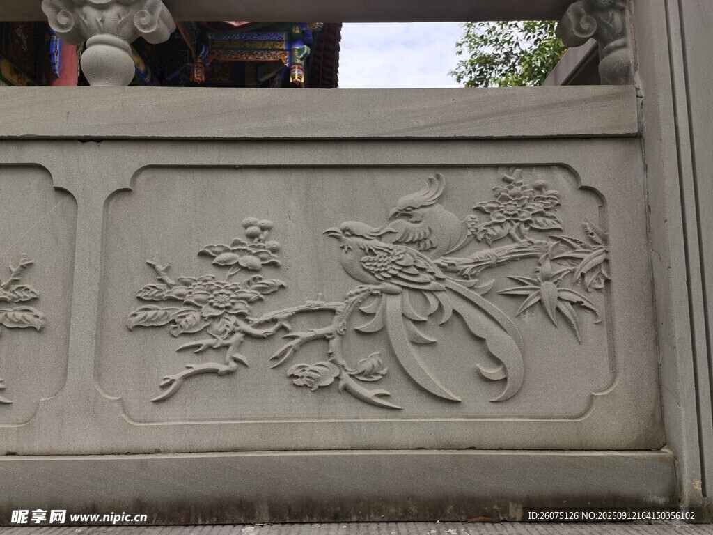 石雕花卉圖案工藝精美