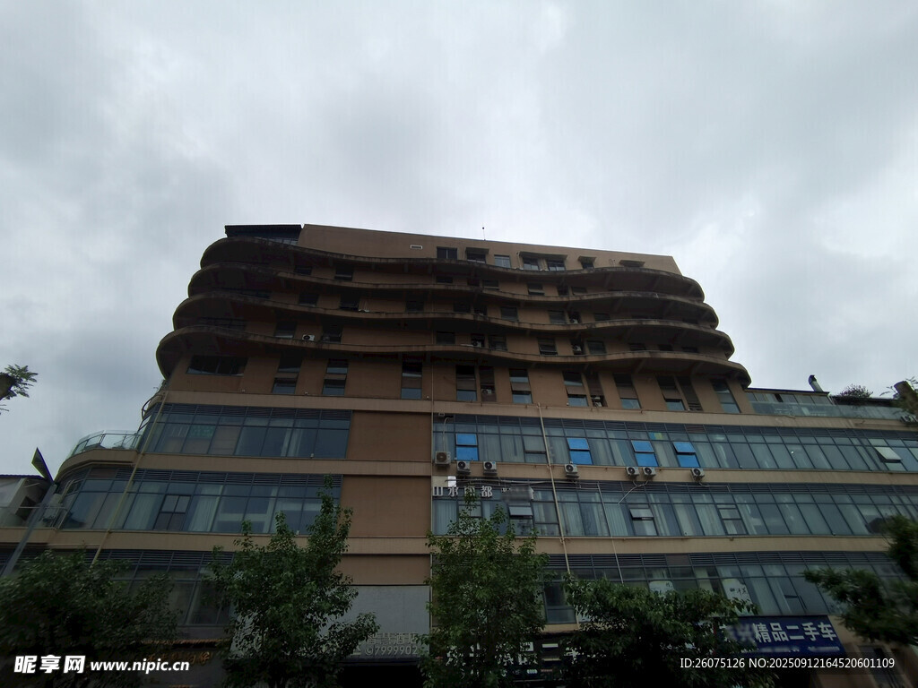 獨特造型的多層建筑