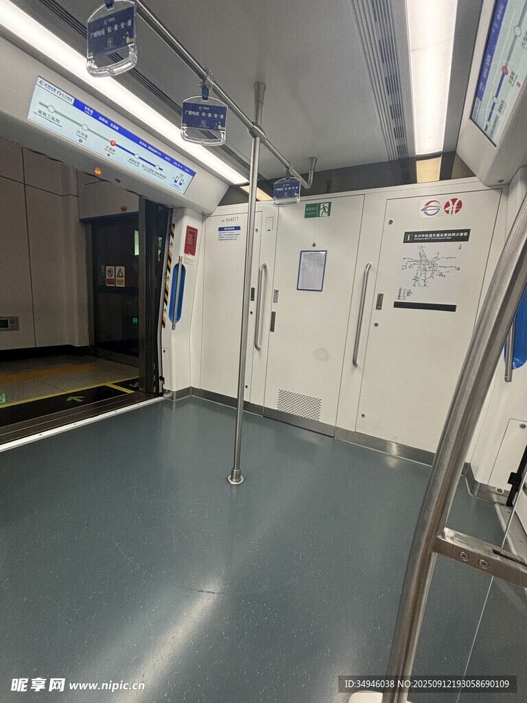 醫(yī)院走廊內(nèi)部場景