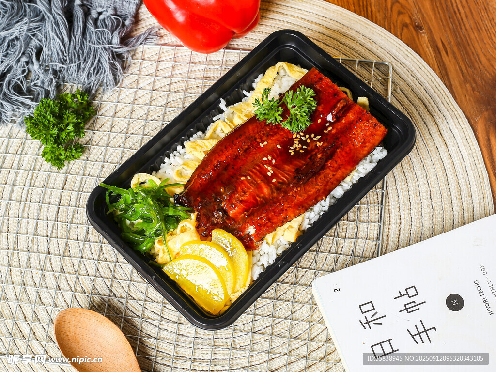 美味日式鰻魚飯?zhí)撞? />
                            </div>
                    </div>
                </div>



                <div   id=