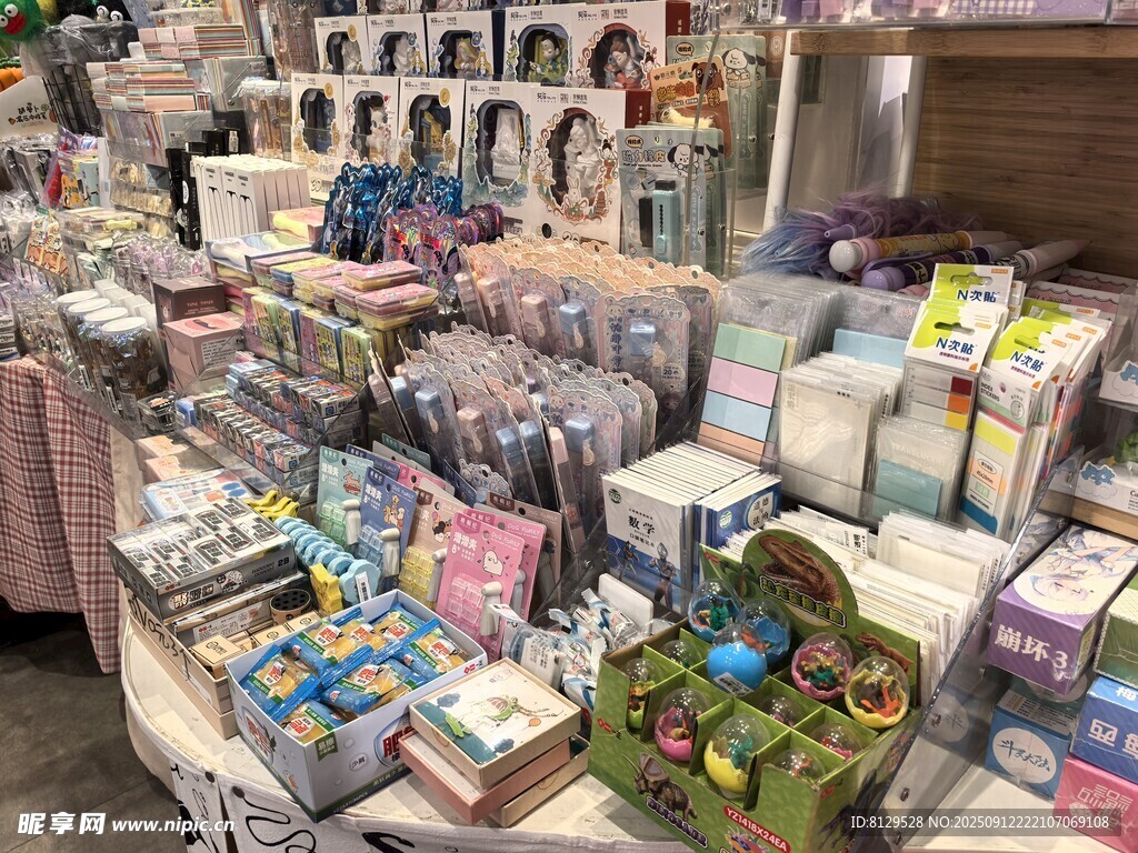 琳瑯滿目的精美文具陳列