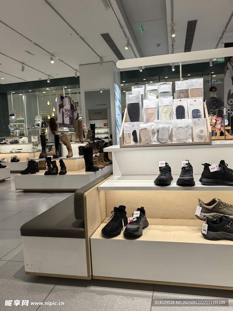 時(shí)尚鞋類店鋪陳列展示
