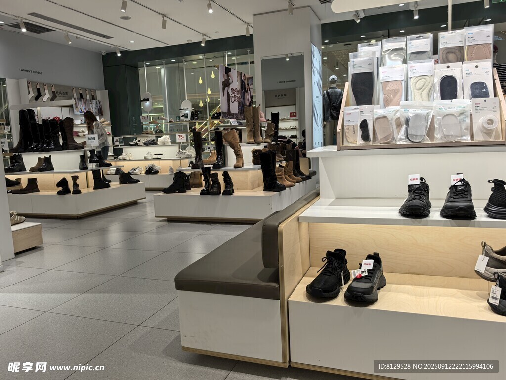 時尚鞋類店鋪陳列展示