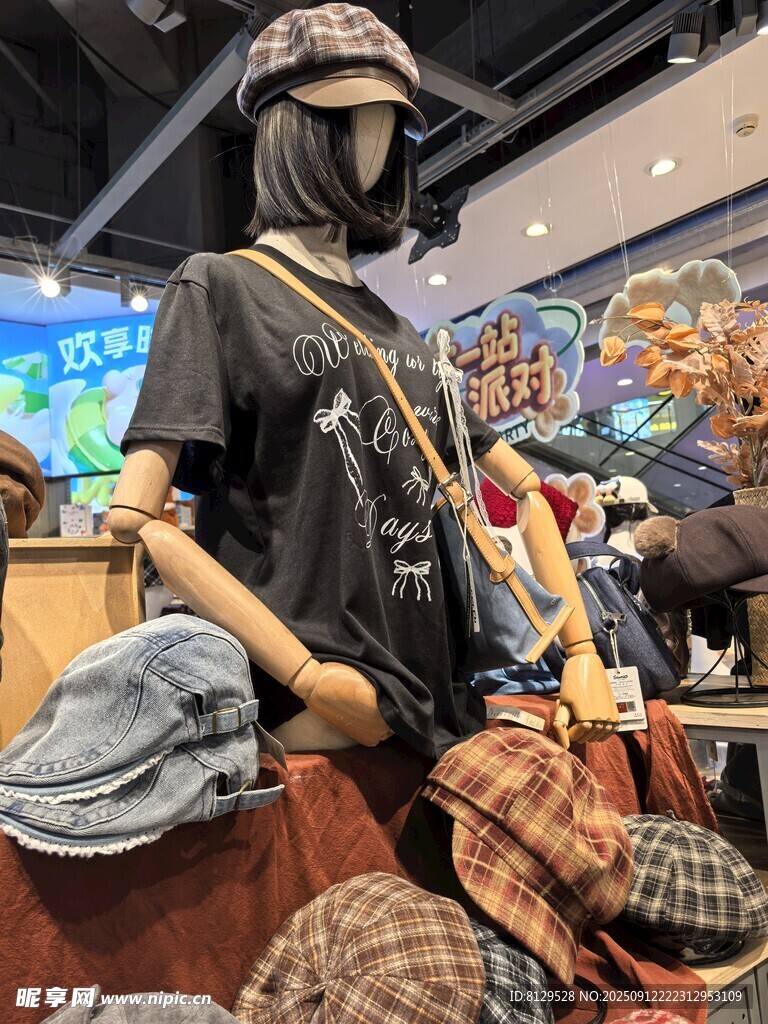 時(shí)尚帽子陳列展示
