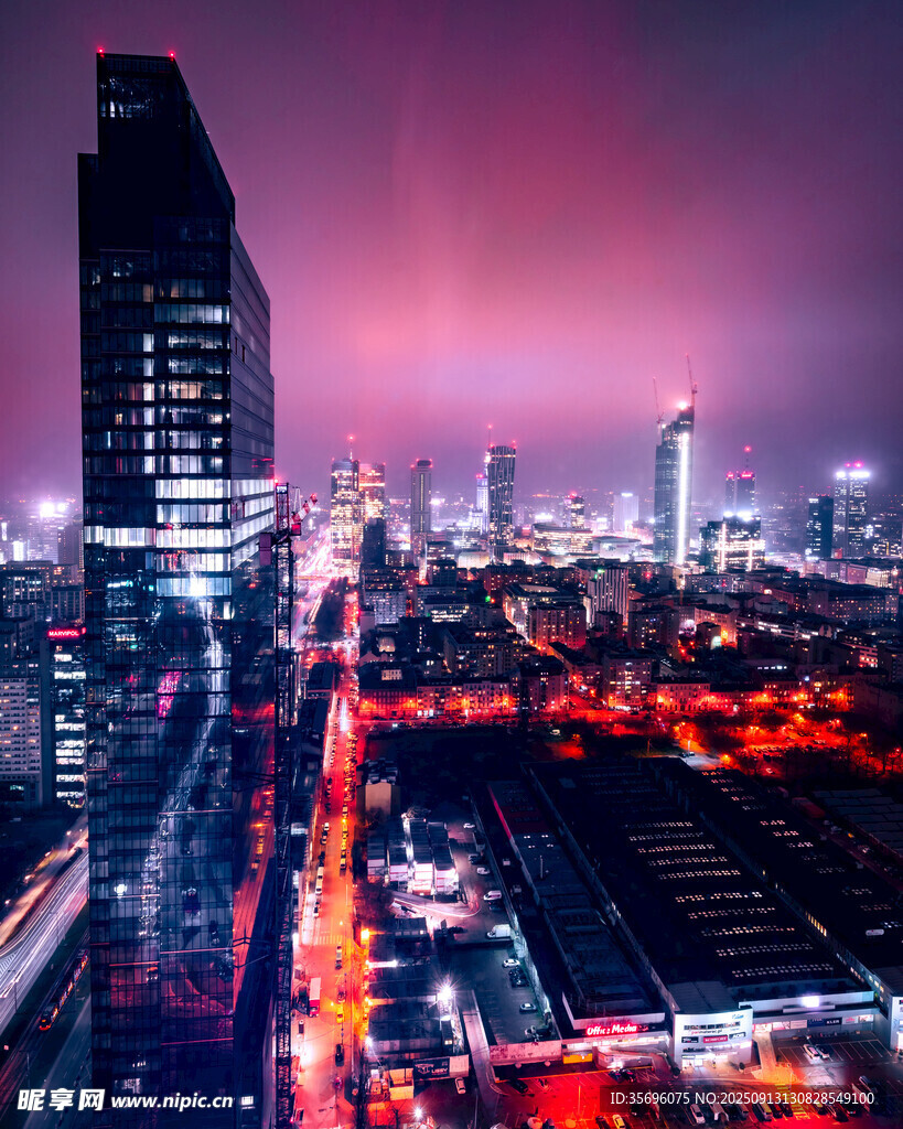 繁華都市夜景璀璨燈火