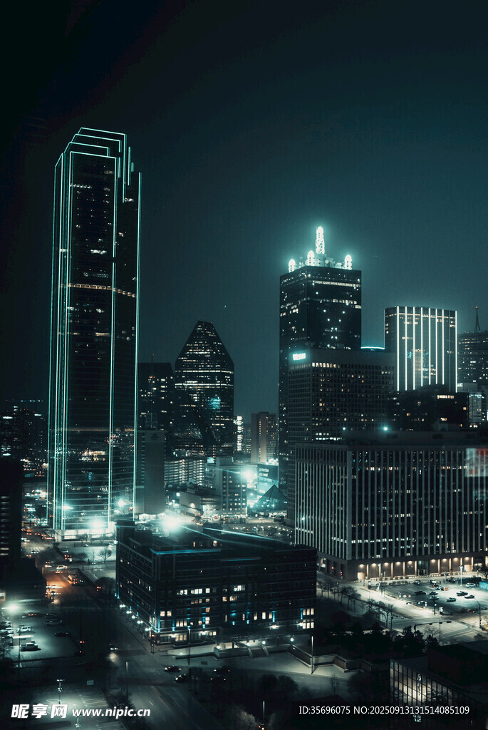 夜幕下的繁華都市景觀