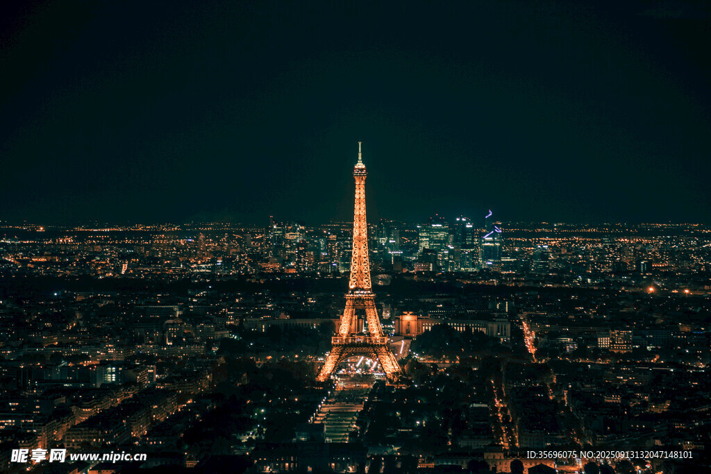 巴黎埃菲爾鐵塔璀璨夜景