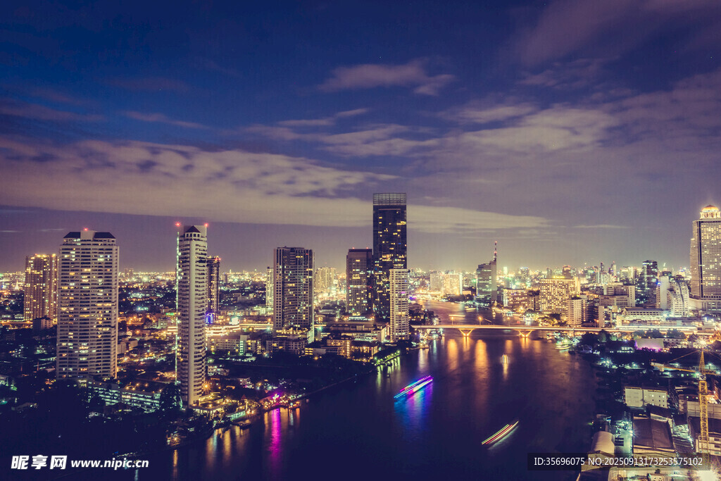 繁華都市夜景璀璨