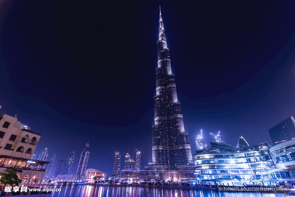 迪拜塔璀璨夜景