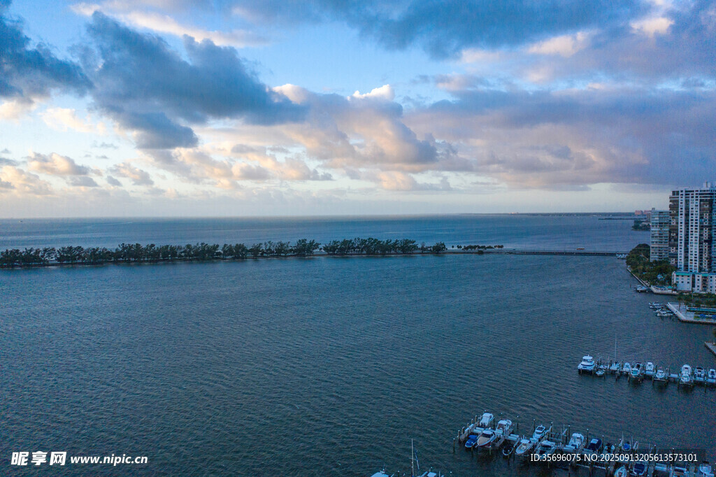 海濱碼頭美景