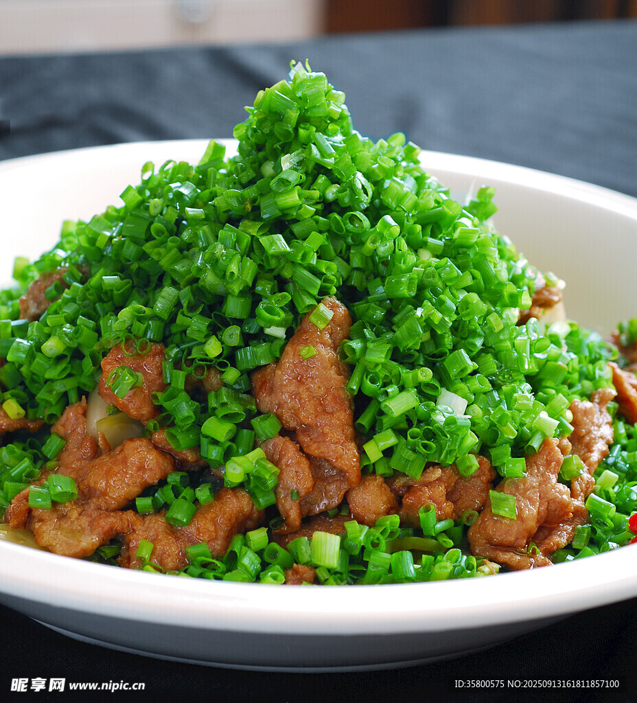 蔥香四溢的美味炒牛肉