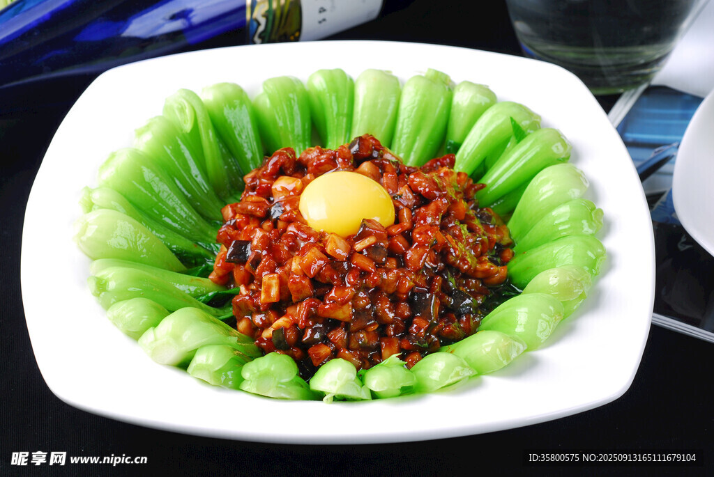 窩蛋牛肉菜膽