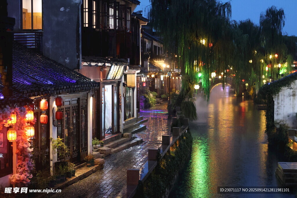 夜晚的江南水鄉(xiāng)