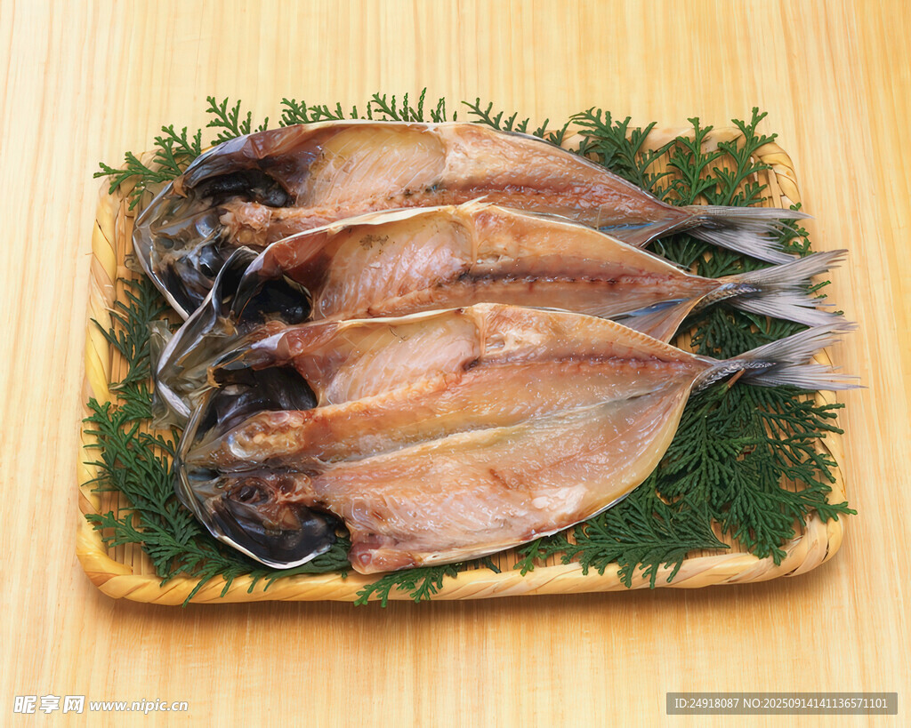 新鮮魷魚擺盤展示