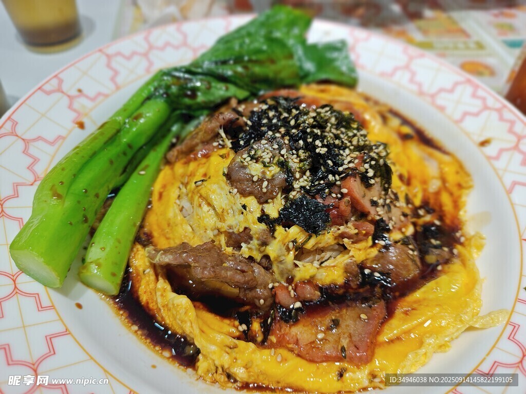 黑椒牛排配時(shí)蔬